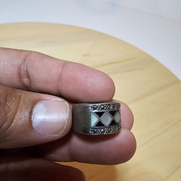 Sterling Silver 925 Mother Of Pearl,Onyx,Marcasite Band Ring Size 7 8 Grams - Picture 5 of 8